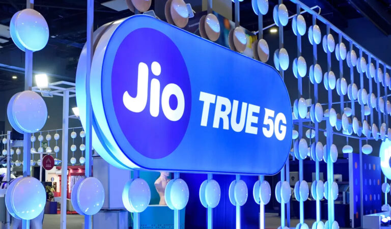 Jio has introduced the 26GHz mmWave 5G band, offering speeds of up to 2Gbps.