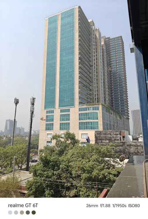 Realme-GT-6T-cityscape-shot-day-time-primary-sensor-azmotech