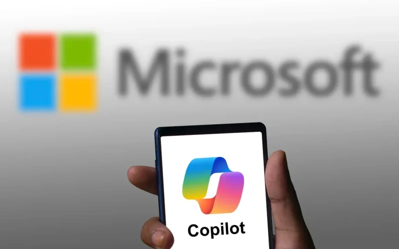 Microsoft-Copilot-Phone-Plugin-Lets-You-Use-AI-to-Respond-to-Texts-azmotech
