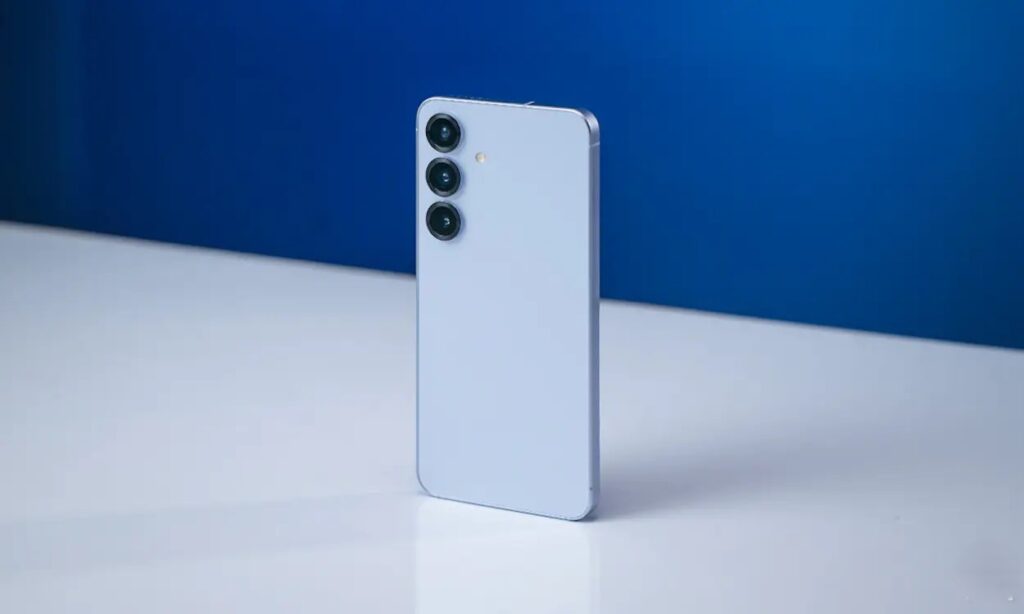 Galaxy-S25-rear-panel-angled-shot-azmotech