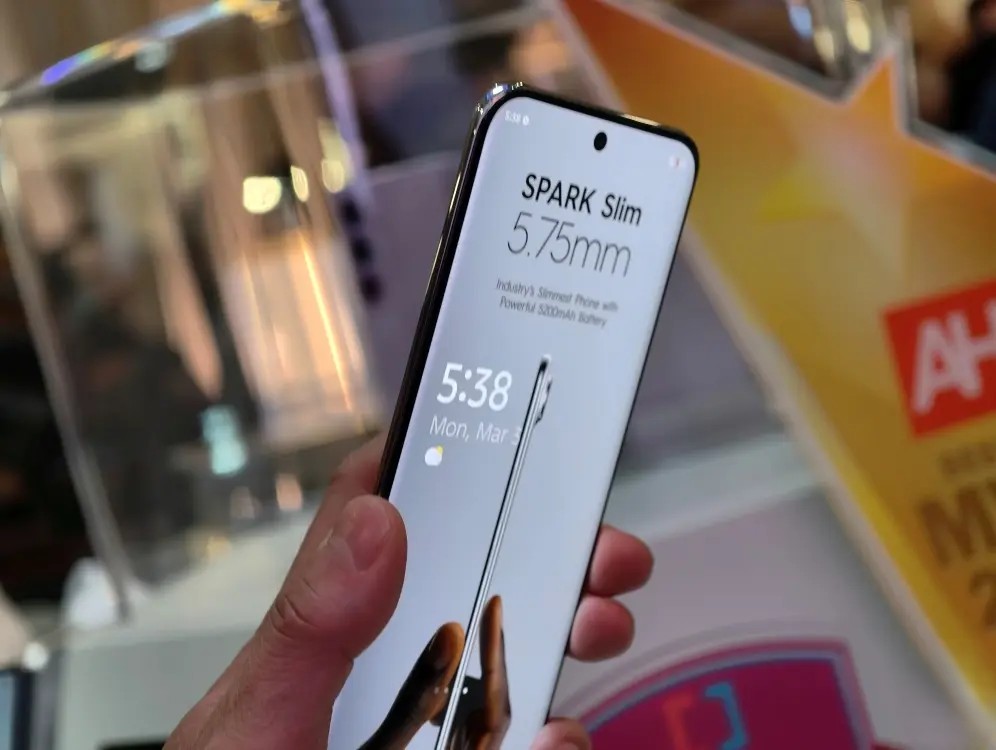 TECNO-SPARK-SLIM-preview-from-the-from-display-azmotech
