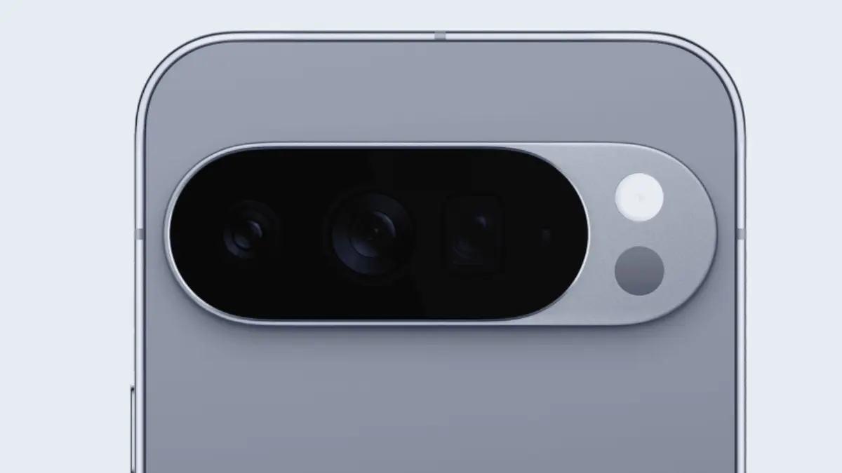 Pixel-10-Pro-Cameras-Close-up-azmotech